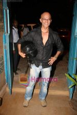 at the launch of WTF restaurant in Versova on 11th Nov 2010 (22).JPG